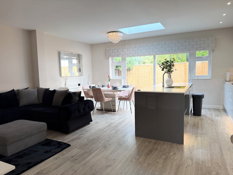 Modern 4br Home/parking/hot Tub/ 15 Min London Bridge - Dartford
