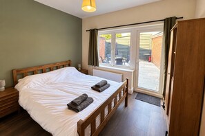Unclassified image, 2 of 10, button - Stunning 2-bed Apt, Sleeps 6 in The New Forest (Southampton)