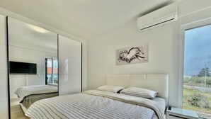 Free WiFi, bed sheets - Vrbo Property (Milčetići)