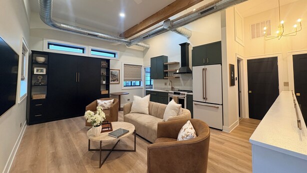 Unclassified image, 1 of 11, button - Lux Stay in the Heart of Roscoe Village; New space with high end amenities (Chicago)