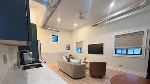 Unclassified image, 5 of 11, button - Lux Stay in the Heart of Roscoe Village; New space with high end amenities (Chicago)