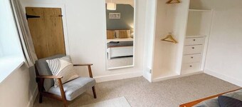 The Retreat, Cosy 1 Bed Cottage, Town Centre Location