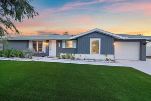 Exterior - Blue Palm Beach Retreat (Bradenton)