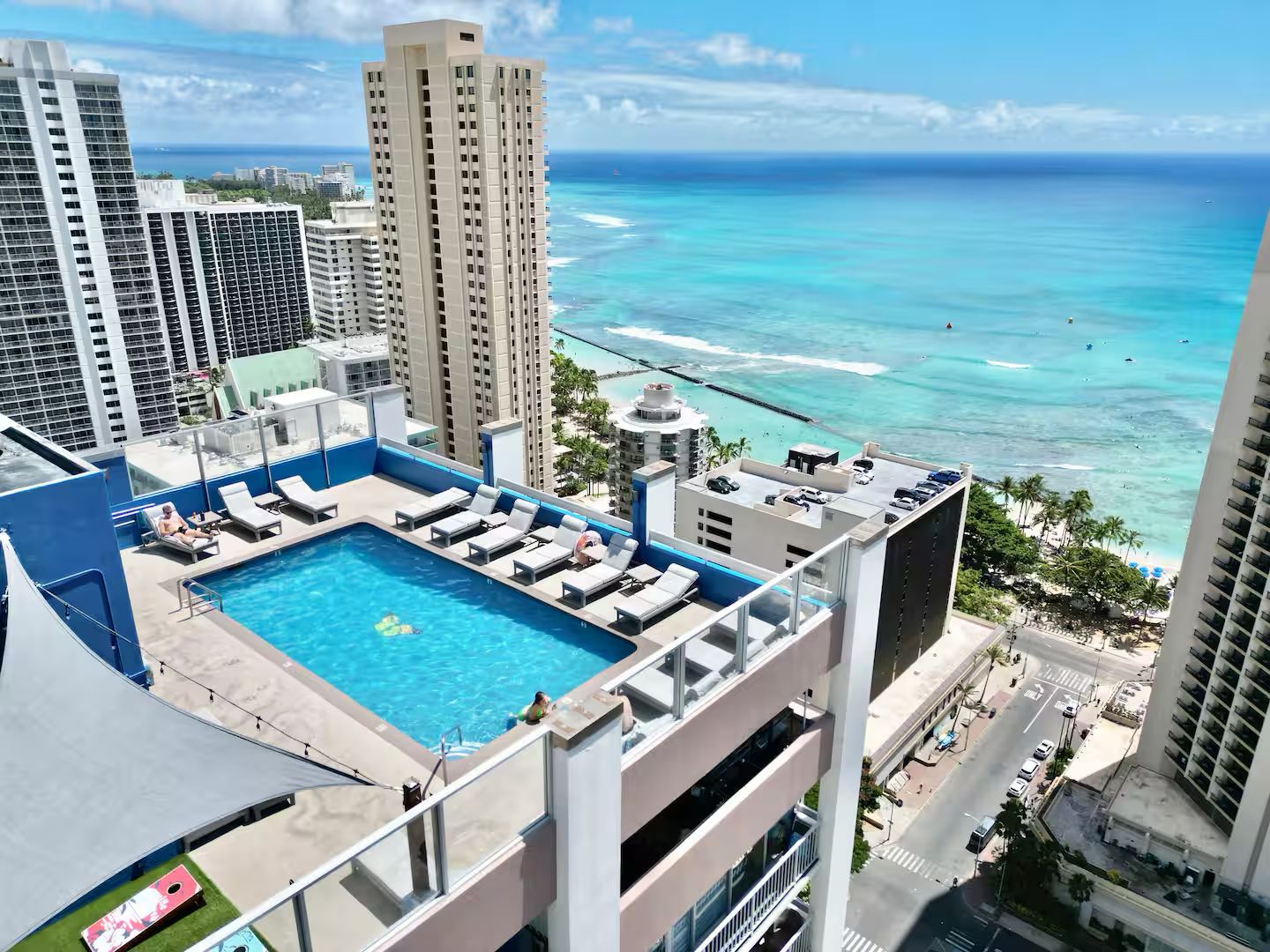 Modern Penthouse Upscale Studio-Ocean & City View-5min Walk to Waikiki Beach