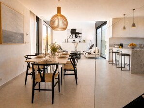 お食事