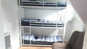 Unclassified image, 3 of 26, button - Gruppenhaus 14 Personen mit 100"TV, PS4 & Garten (Iserlohn)