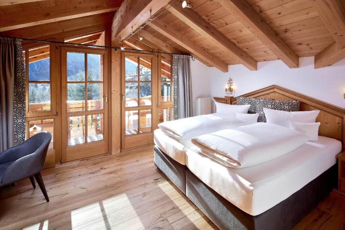 Deluxe Apartment, Balcony, Mountain View