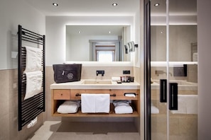 Comfort Double Room | Bathroom - Hotel Gletscherblick (Sankt Anton am Arlberg)