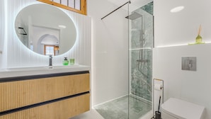Bathroom - Vrbo Property (Playa de las Américas)