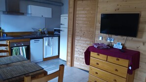 Unclassified image, 5 of 16, button - Vrbo Property (Les Belleville)
