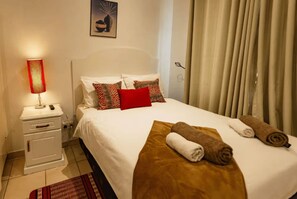 Room - Delightfully peaceful 2-bedroom cottage, in a cul-de-sac in leafy Mount Pleasant (Harare)