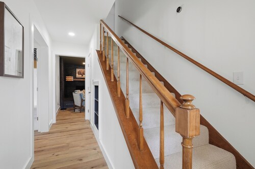 Midtown South 4BR • Pool • Hot Tub • Private Putting Green • Pool table
