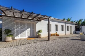 Unclassified image, 2 of 53, button - Abacatus Farmhouse (TAVIRA)