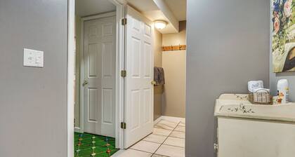 Hot Tub Ski Home: Rooster's Den in Ellicottville