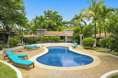 3-unit Bundle: Club Voca Pool Access, Near Beach!