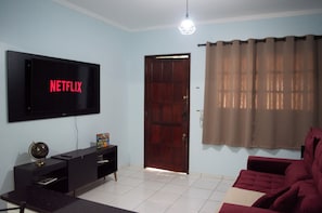 Living area - Cozy house with air conditioning in the Country. (Cascavel)