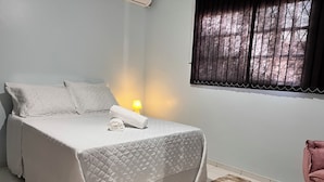 Unclassified image, 2 of 20, button - Cozy house with air conditioning in the Country. (Cascavel)