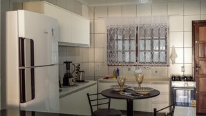 Unclassified image, 5 of 20, button - Cozy house with air conditioning in the Country. (Cascavel)