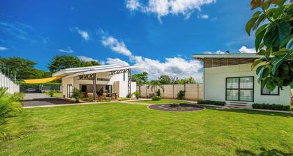 Stylish 'casa Nonos' Home w/ Yard & Fire Pit!