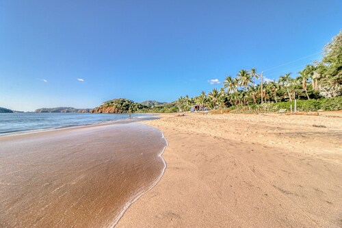 Potrero Beachfront: Ocean-view Patio, W/d!