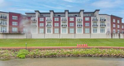 Rooftop Deck, Great Views! Modern Condo Near Dtwn