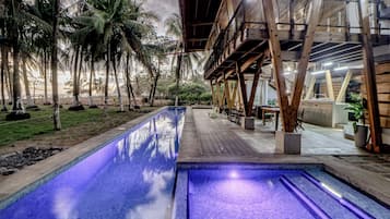 House (4 Bedrooms) | Front of property