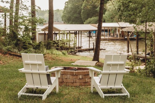 Cove Living! Lake Gaston Home w/ Dock & Bar