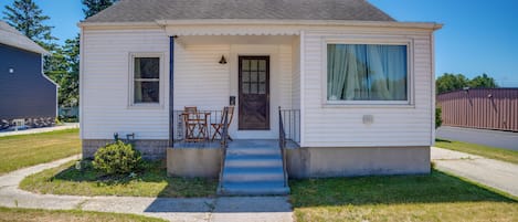 House (2 Bedrooms) | Front of property