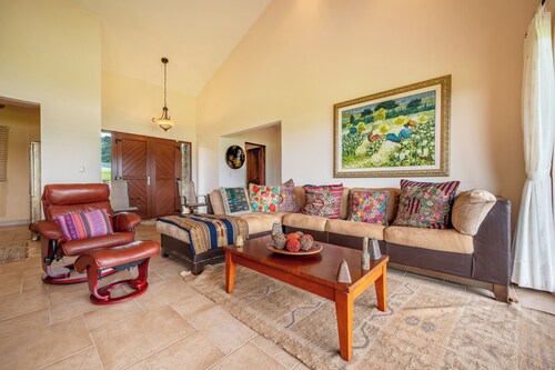 Lake & Volcano Views: 2-unit Retreat w/ Hot Tub!