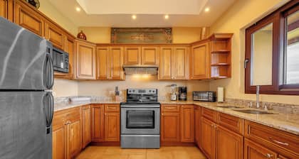 Stunning Lake Arenal Views: Duplex Unit w/ Patio!