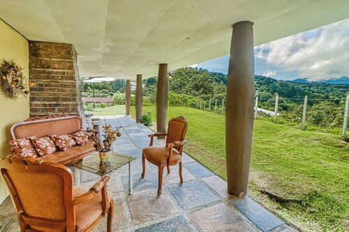 Dog-friendly, Secluded, Game Room: Dota Mountain