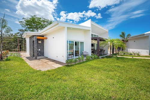 Playa Avellanas Villa: Modern Luxury, Pool, Views