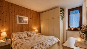 Room - Vrbo Property (Mezzana)