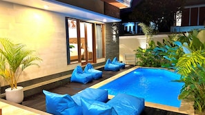 Pool - 3-bedroom/3-bathroom Villa with private Pool in Seminyak (Badung)