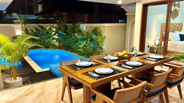 Unclassified image, 1 of 19, button - 3-bedroom/3-bathroom Villa with private Pool in Seminyak (Badung)