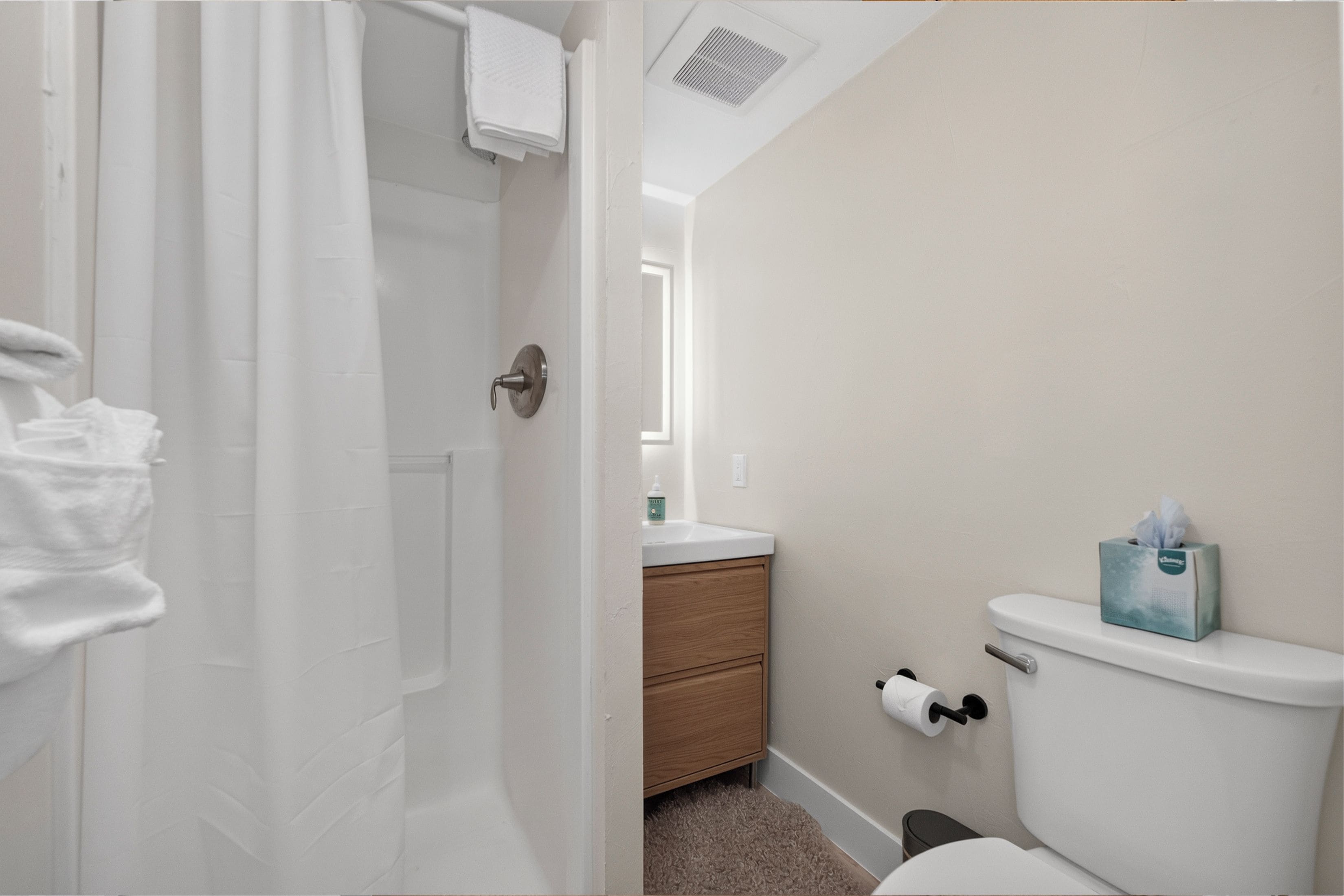 Shower, towels