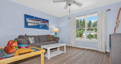 Driftwood Daydream Dog-friendly, lakefront house with beach access, dock, AC
