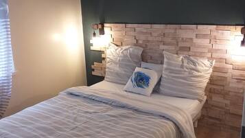 WiFi, bed sheets
