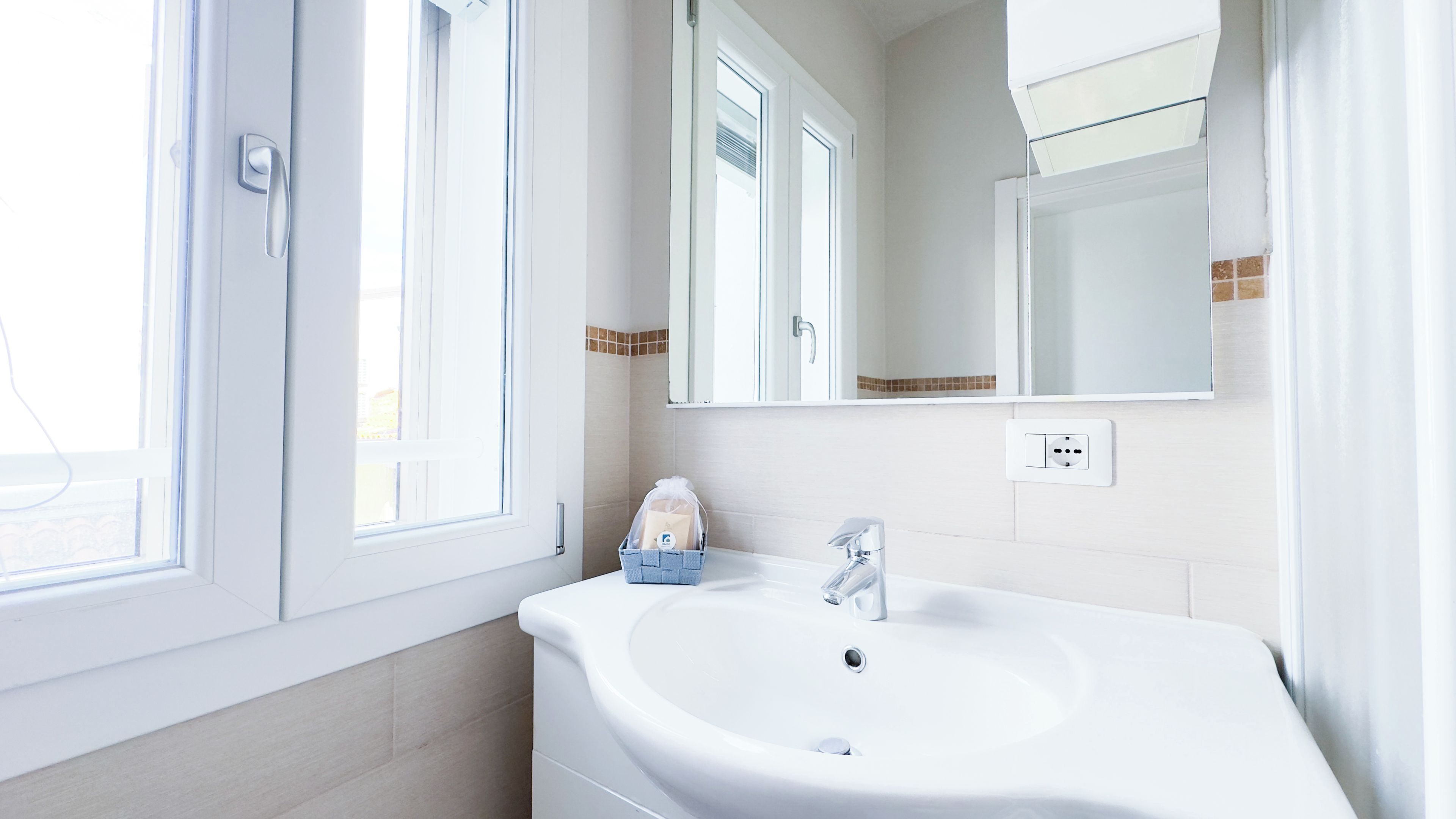Apartment (1 Bedroom) | Bathroom