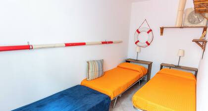 Casa Aprilia by Ca-sa Check