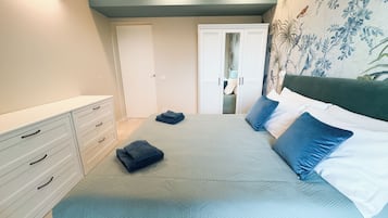 Apartment (2 Bedrooms) | 2 bedrooms, iron/ironing board, cribs (surcharge), bed sheets