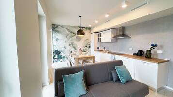 Apartment (2 Bedrooms) | Private kitchen | Espresso maker, oven, stovetop, electric kettle