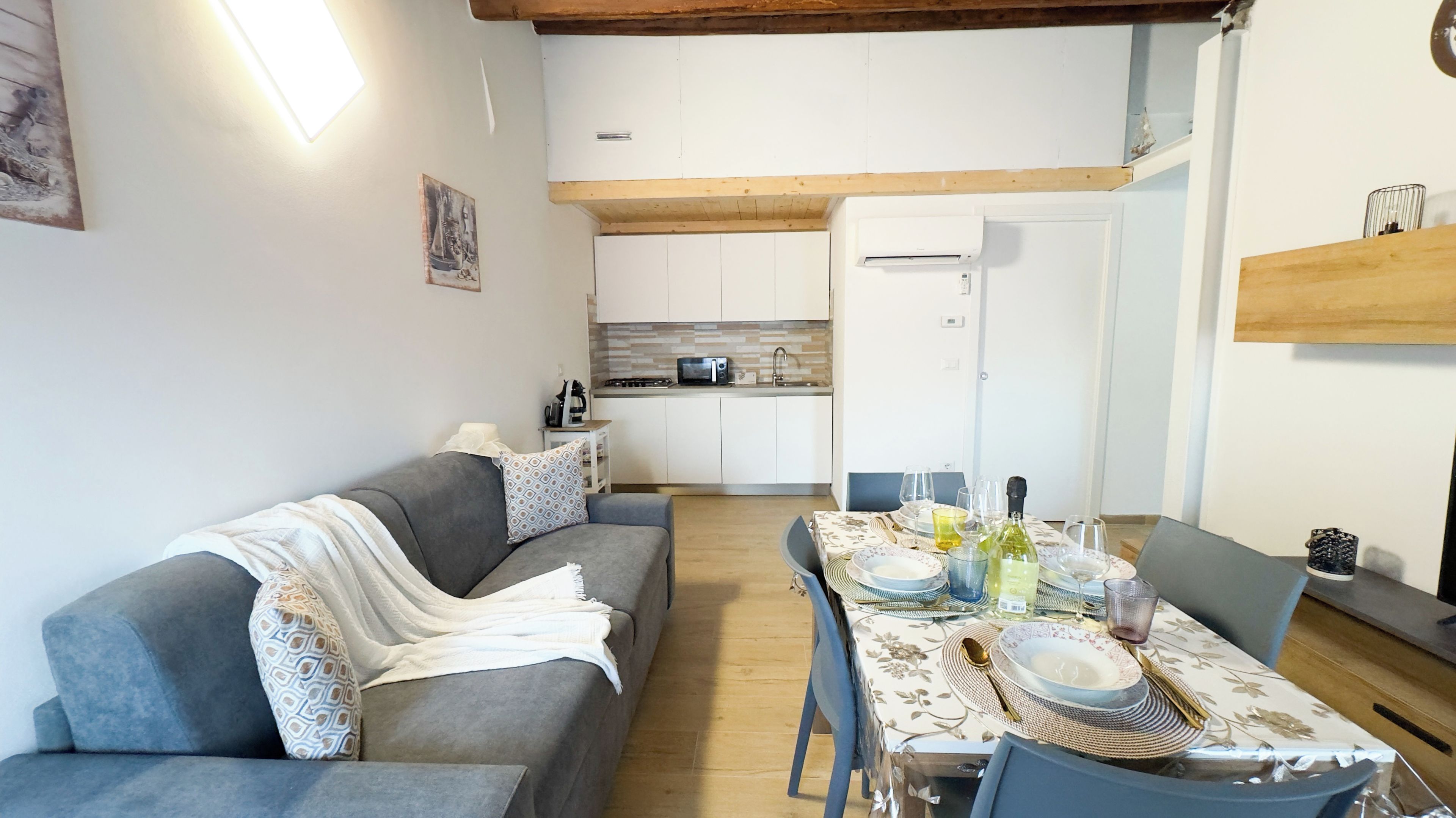 Apartment (1 Bedroom) | Living area | TV
