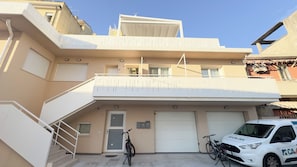 施設の正面