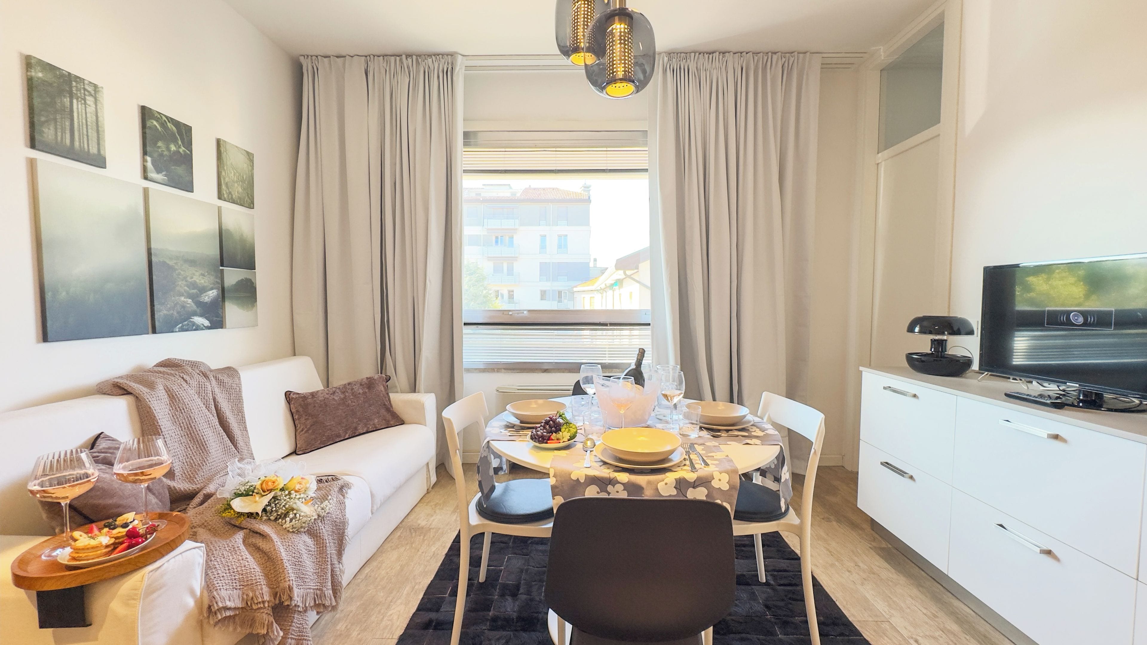 Apartment (1 Bedroom) | Living area | TV