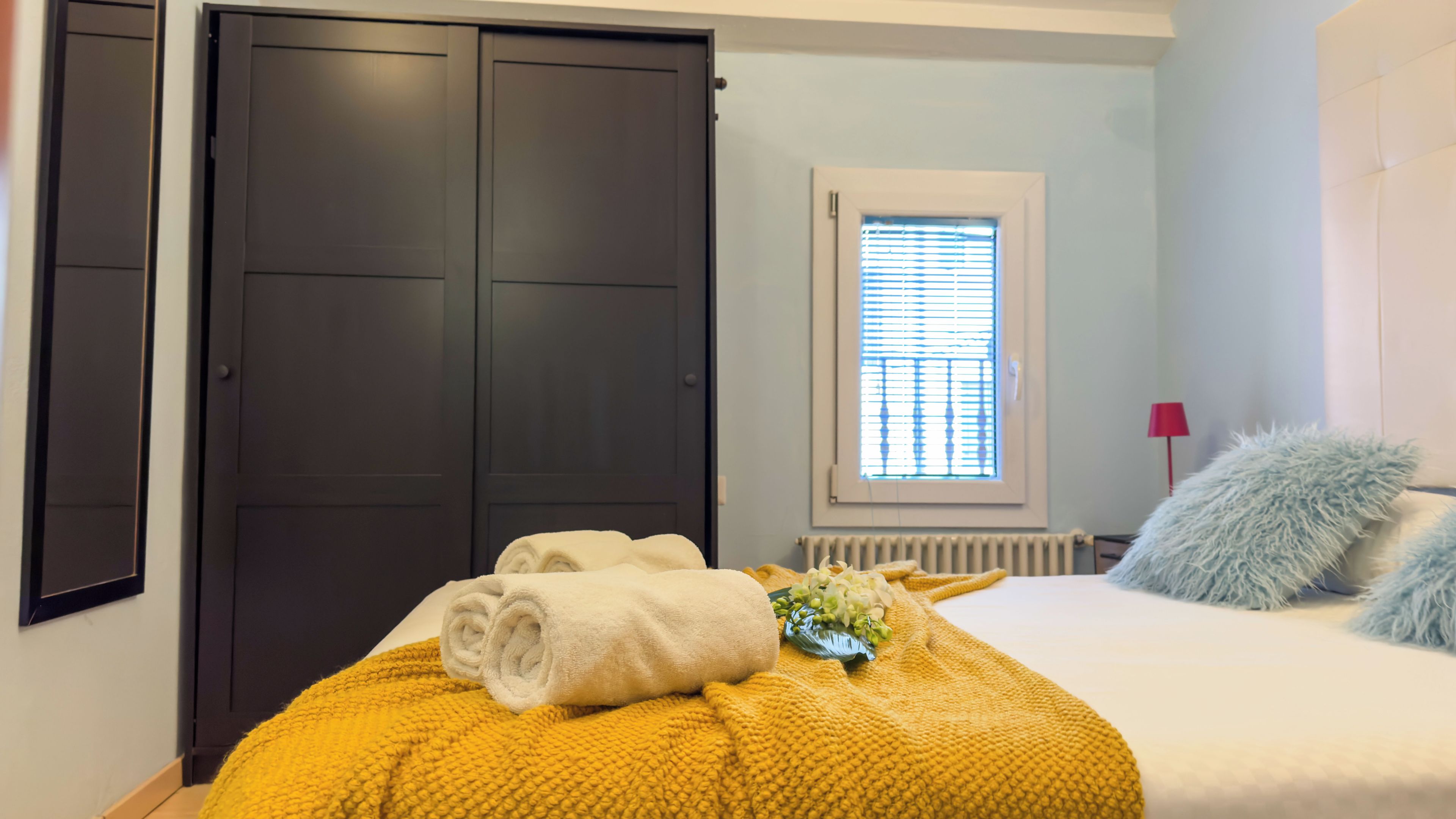 Apartment (1 Bedroom) | 1 bedroom, iron/ironing board, bed sheets