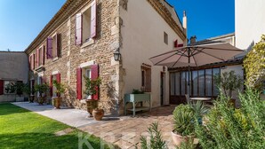 Exterior - Vrbo Property (Générac)