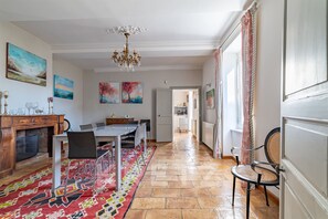 Dining - Vrbo Property (Générac)