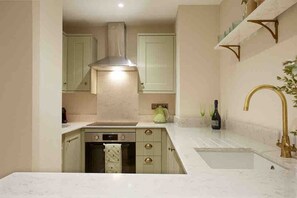 Unclassified image, 4 of 25, button - Railway House York (York)
