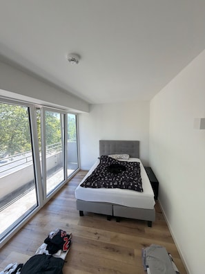 Room - Peaceful 1-bedroom studio in charming Dortmund perfect for your stay (Dortmund)